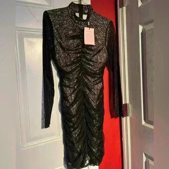 AVEC LES FILLES NEW nwt large L
Women's Ruched Lace Back-Cutout Dress - Picture 7 of 8